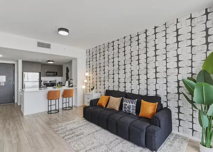 Luxury High Rise Heart Bellevue