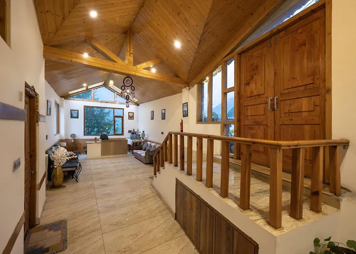 Echor Mountain Crest Jibhi