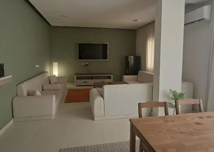 Lady'S Shared Room In Hostel