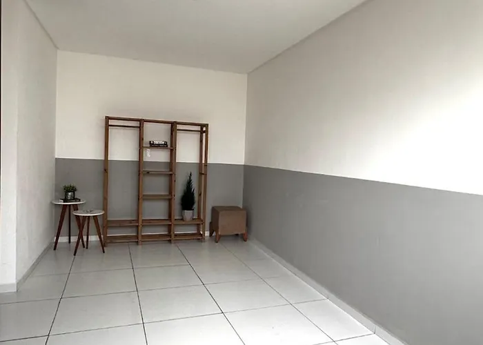 2- Apartamento aconchegante com garagem 1200m do centro