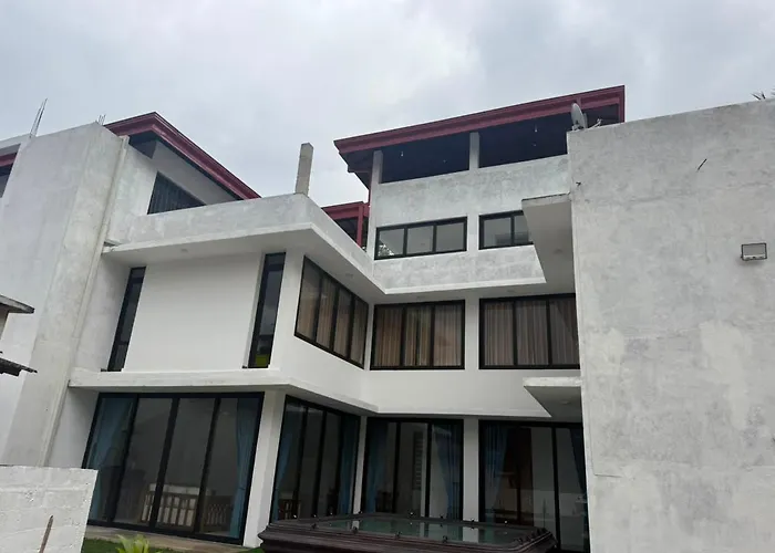 32Aw Hotel