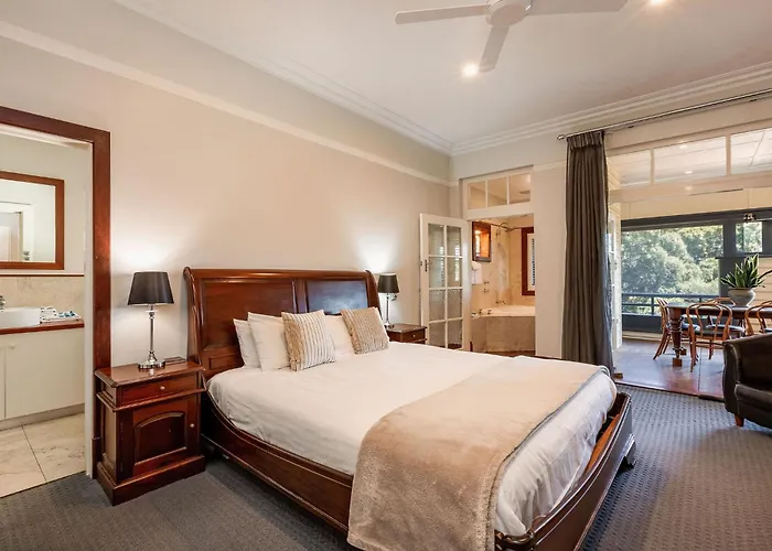 Caves House Hotel