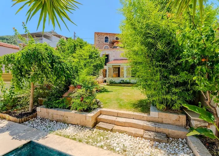 The Magic Of The Stone House, With Heated And Cooled Pool & A Peaceful Escape