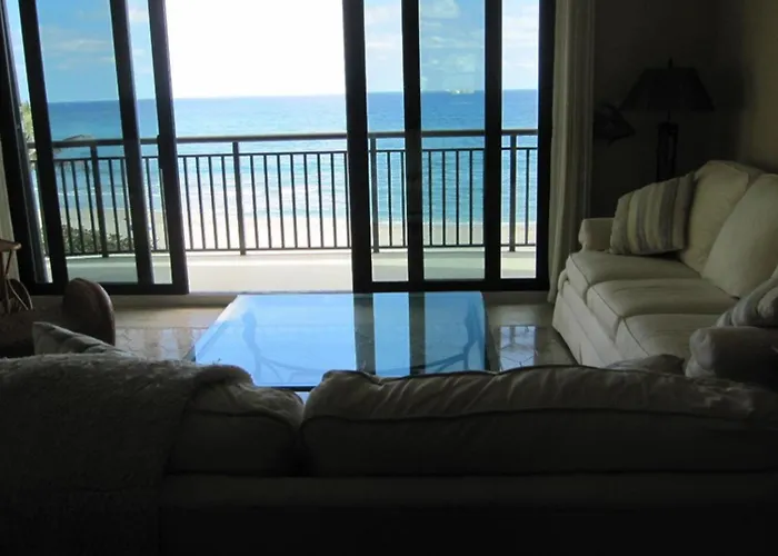 Three Bedroom Coastal Residence Near The Ocean