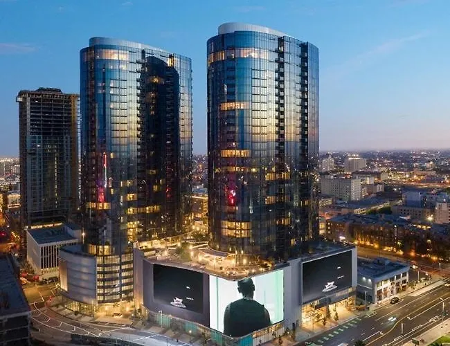 2 Bed Apartment Highrise In Downtown La