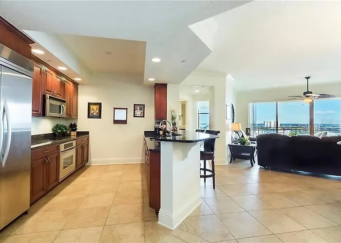 Waterfront Two Bedroom Residence Near Clearwater Beach