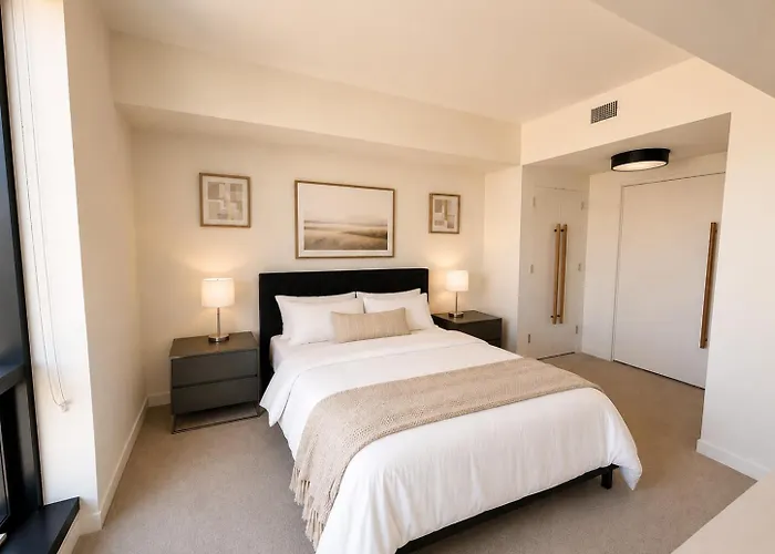 Luxurious 1 Bd Apartment In Hollywood