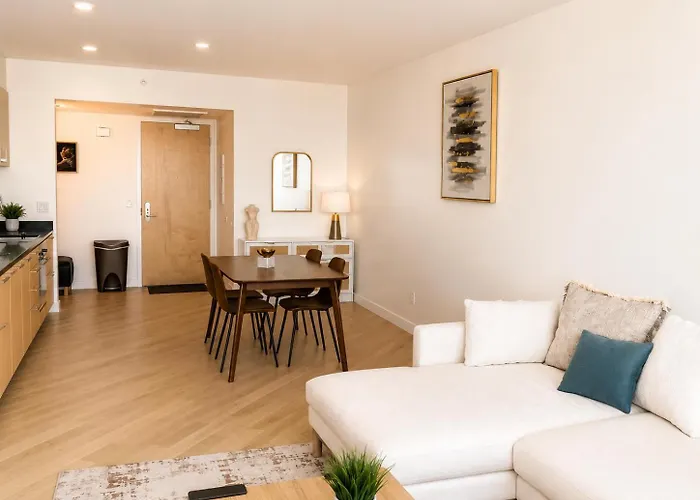 Luxurious 1 Bd Apartment In Hollywood