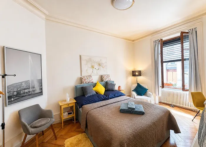 Quarto Acolhedor No Coracao De Genebra A Poucos Passos Do Lago Leman