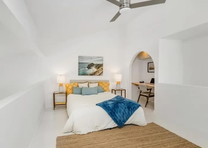 Ocean View Two Bedroom Home Near The Beach