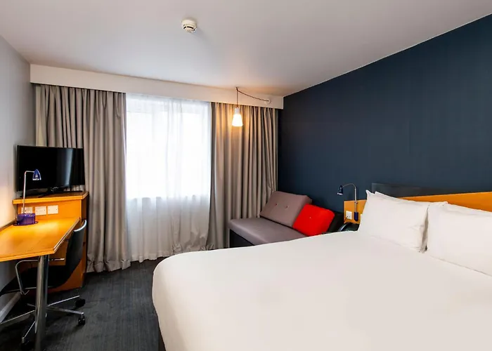 Holiday Inn Express Newport By Ihg