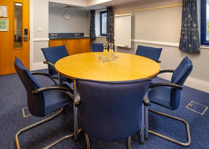 Holiday Inn Express Northampton - South By Ihg