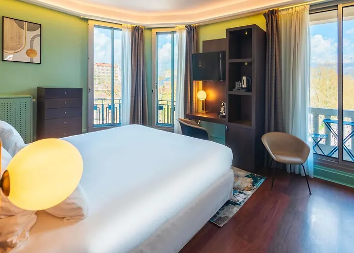 Le Splendid Hotel Lac D'Annecy - Handwritten Collection