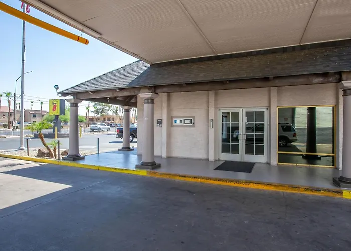 Super 8 By Wyndham Mesa Downtown Near Convention Center