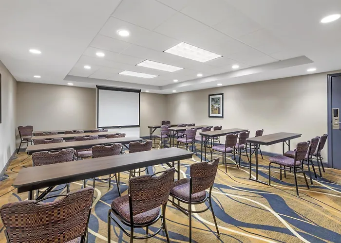 Best Western Plus Atlanta Airport East