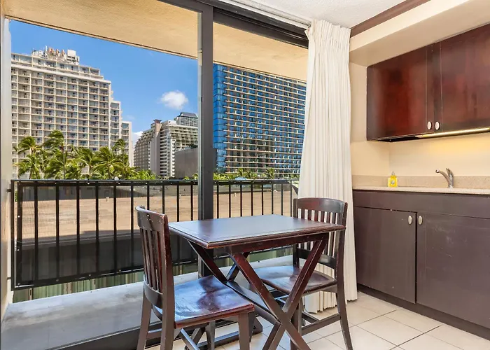 Castle Bamboo Waikiki Hotel