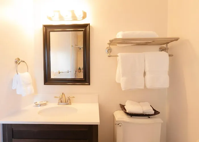 Coconut Palm Inn