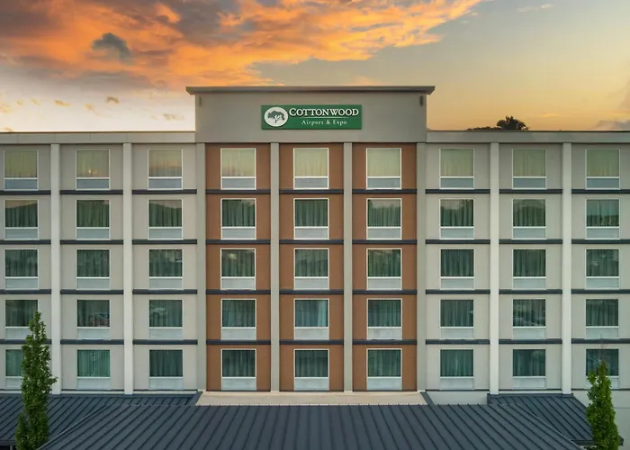 Cottonwood Airport & Expo Hotel Louisville