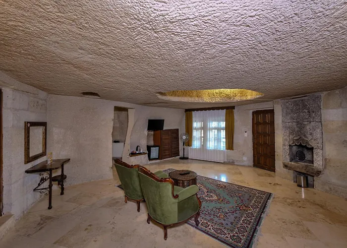 Elite Cave Suites