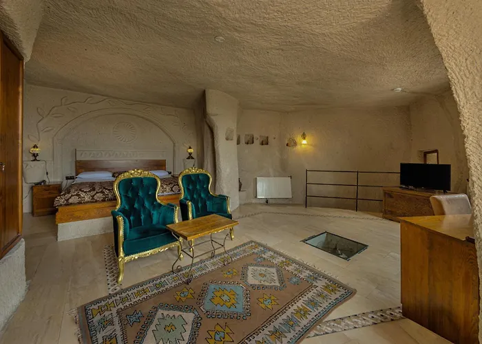 Elite Cave Suites