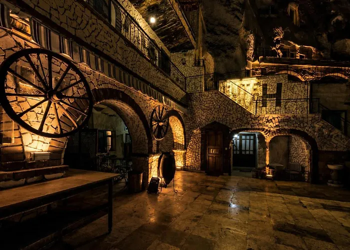 Elite Cave Suites