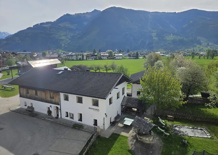 Schloss Saalhof - Schlossflair, Bauernhofleben, Familienzeit im Apartment