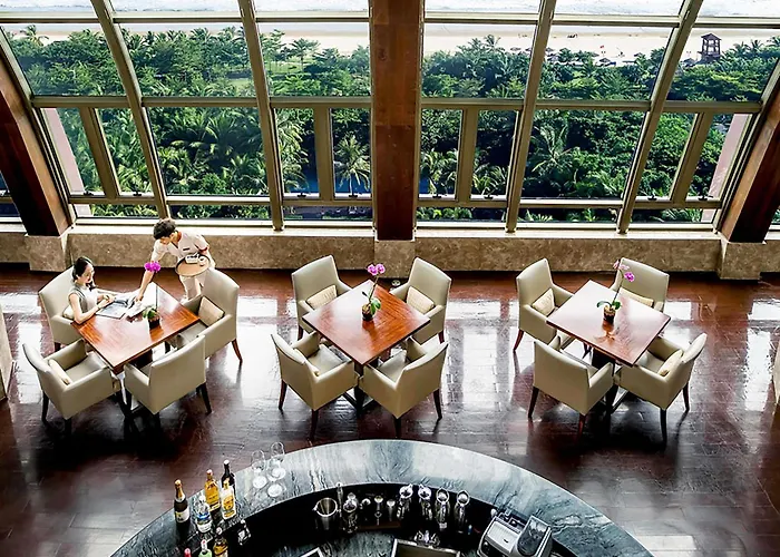 Pullman Oceanview Sanya Bay Resort & Spa