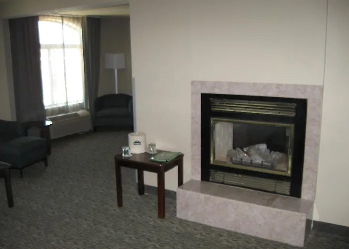 Wingate By Wyndham Fargo