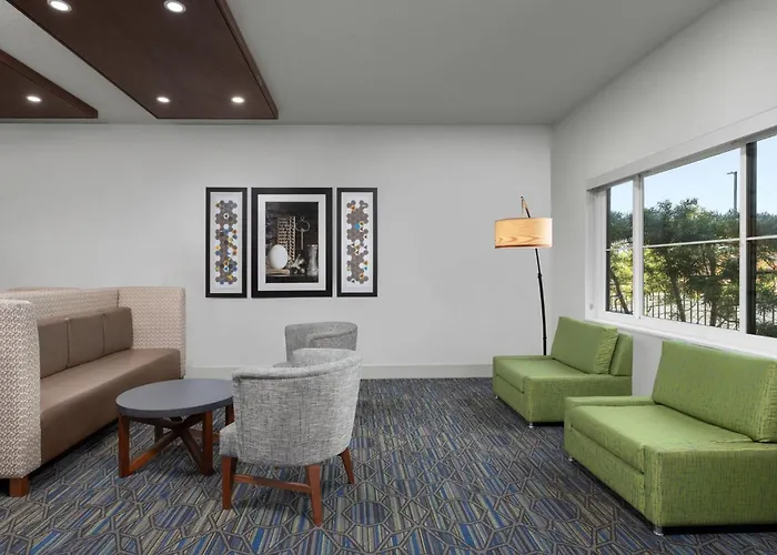 Holiday Inn Express & Suites Marina - Monterey Bay Area By Ihg