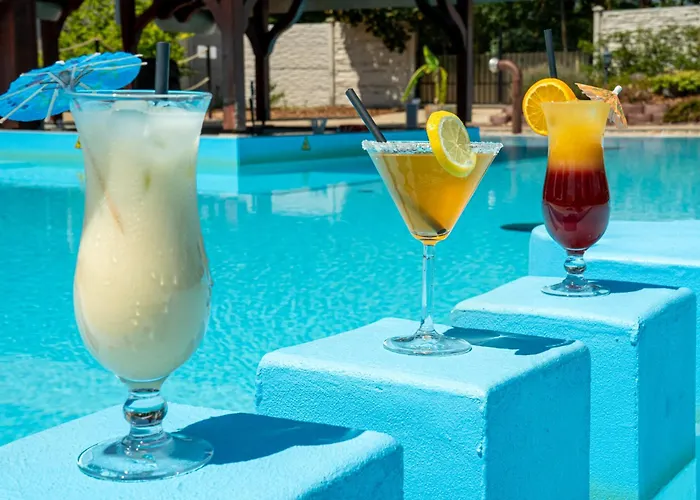 Liza Aqua & Conference Hotel