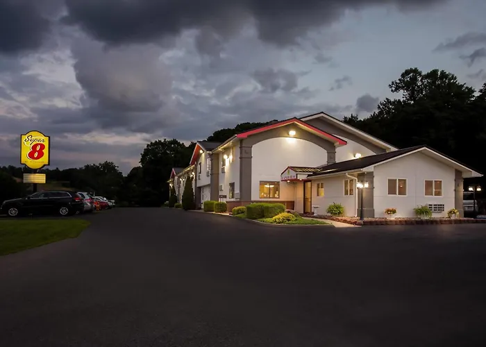 Super 8 By Wyndham Elkins