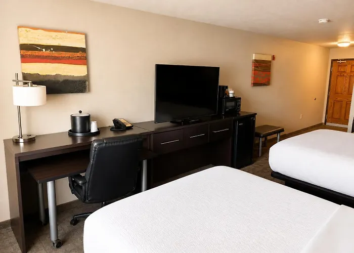 Astoria Hotel & Event Center