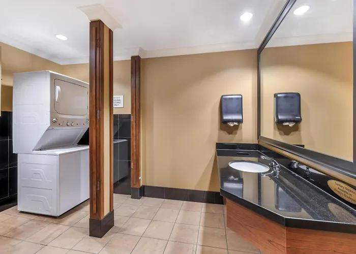 Best Western Plus Columbia River Hotel