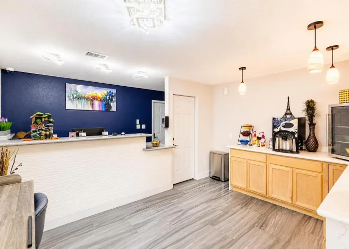 Freer Executive Inn And Studios