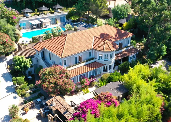 Les Jardins De Bormes, Hotel Adult Only Avec Piscine Chauffee, Jacuzzi Et Sauna