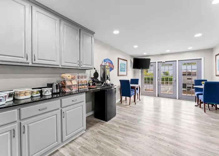 Baymont By Wyndham Sanford