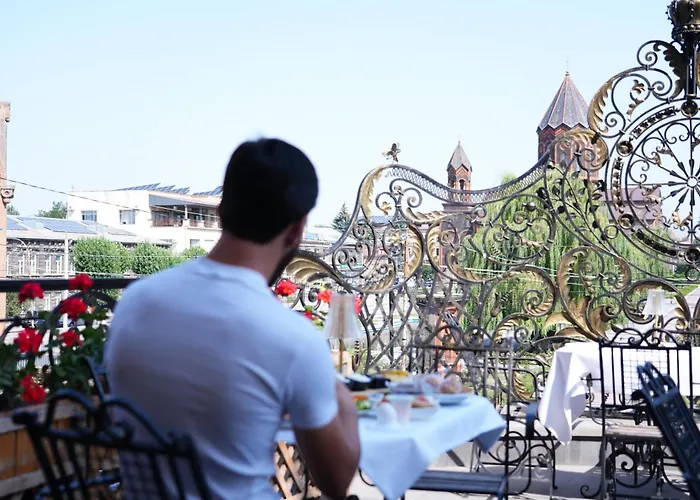 Alexandrapol Palace Hotel
