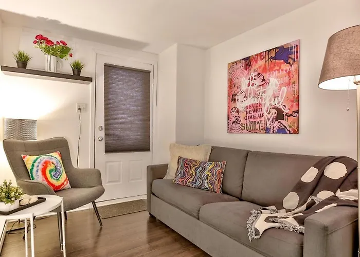 100 Meters To Metro Beaudry - Full Apartments - 1 Minute Walk To The Famous St Catherine Street - Fast Wifi - Washer & Dryer On Site - Montcalm Units