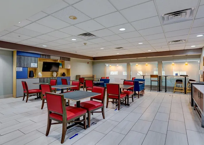 Holiday Inn Express & Suites Ashtabula-Geneva By Ihg