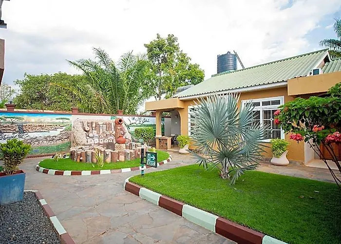 La'Tonna Safari Hotel