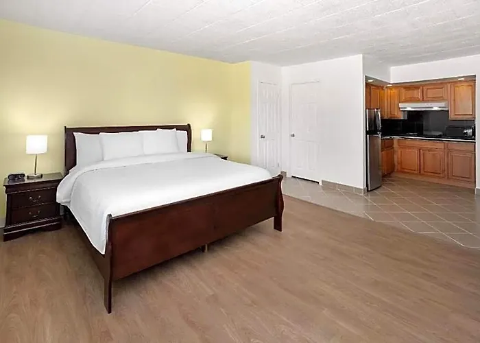 Days Inn By Wyndham Butler Conference Center