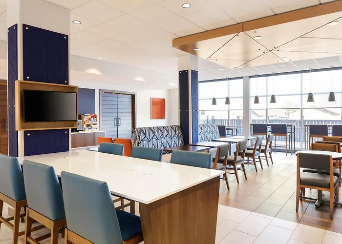 Holiday Inn Express & Suites Dania Beach - Airport Area