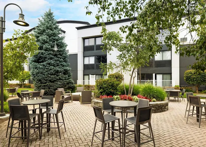Courtyard By Marriott Montvale