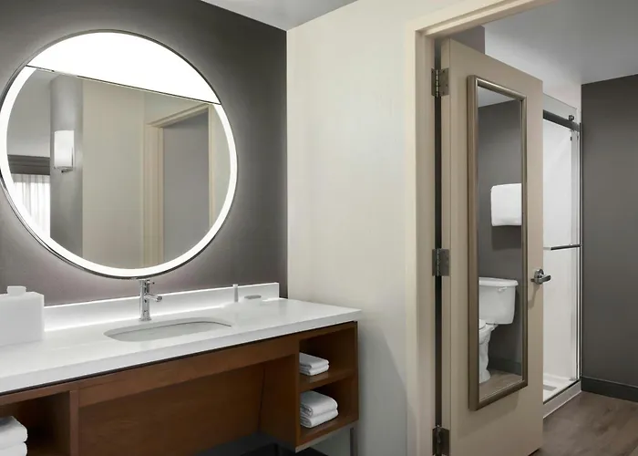 Courtyard By Marriott Columbia