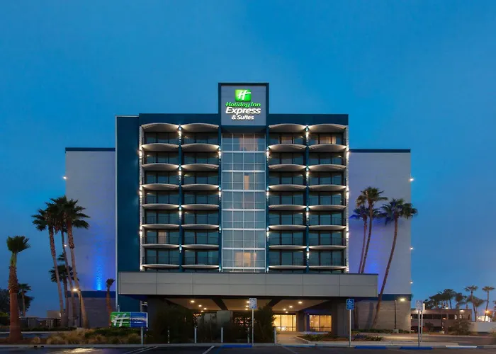 Holiday Inn Express & Suites Santa Ana - Orange County By Ihg