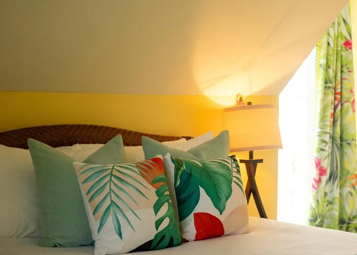 Water'S Edge Inn - Adults Only