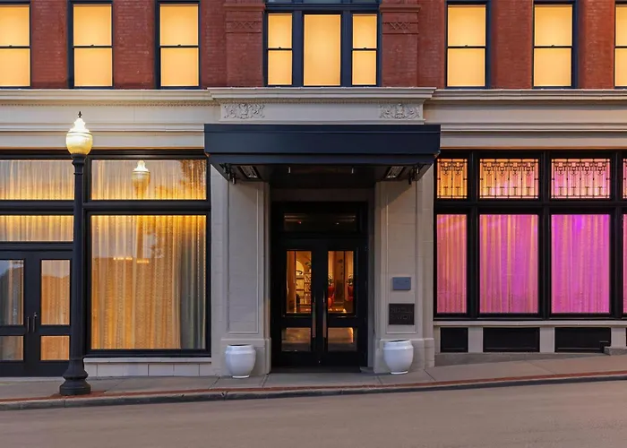 Hotel Savoy Kansas City, Tapestry Collection By Hilton