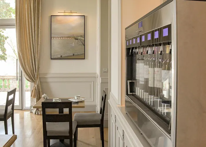 Chateau Grattequina Hotel