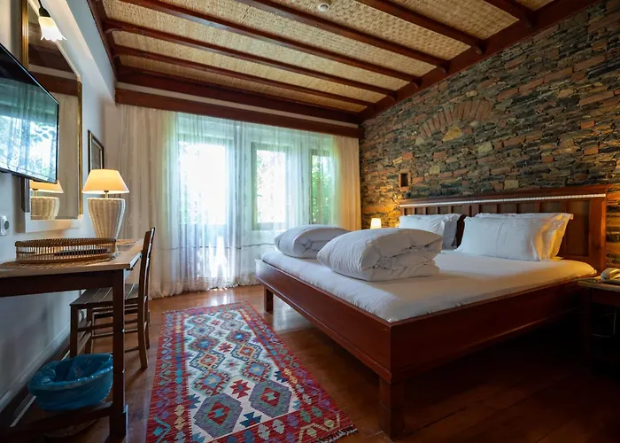 El Vino Hotel & Suites