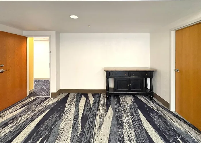 Pittsburgh Airport Inn And Suites